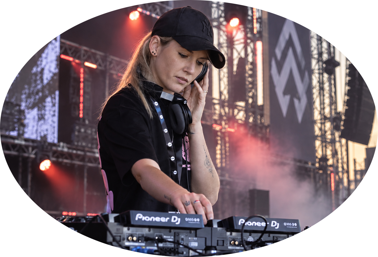 DJane Nicination